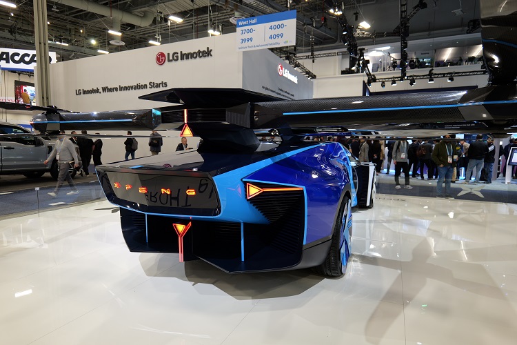 CES 2024 | 小鹏飞行汽车亮相，"陆地航母"明年第四季度量产交付-第4张图片-科技快讯