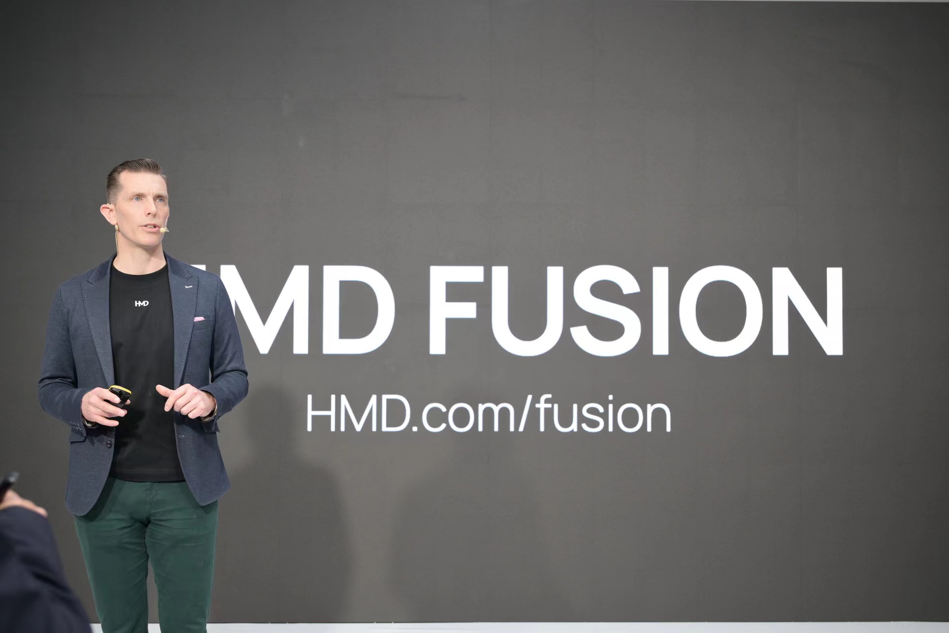 MWC2024｜闷声整大活，HMD摆脱诺基亚之后和芭比娃娃搞联名了？？-第3张图片-科技快讯