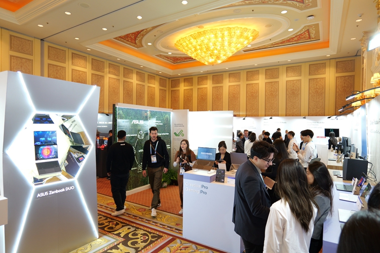 CES 2024 | 华硕首款双屏OLED笔记本闪耀全场，超多新品首发亮相-第1张图片-科技快讯