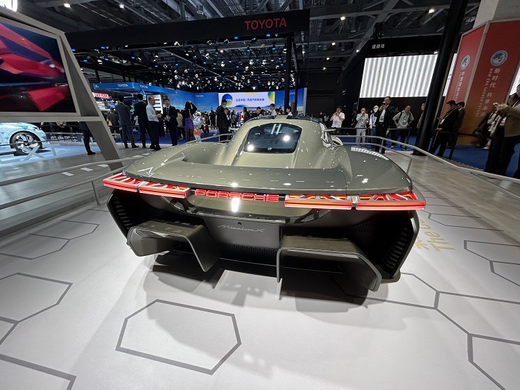CIIE2023丨900V高压技术 保时捷MissionX亮相进博会-第2张图片-科技快讯