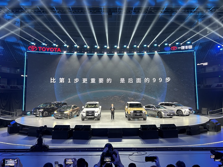 2.4T+P2轻混，中锁+后锁！45.98万元起售的普拉多，性价比如何？-第4张图片-科技快讯