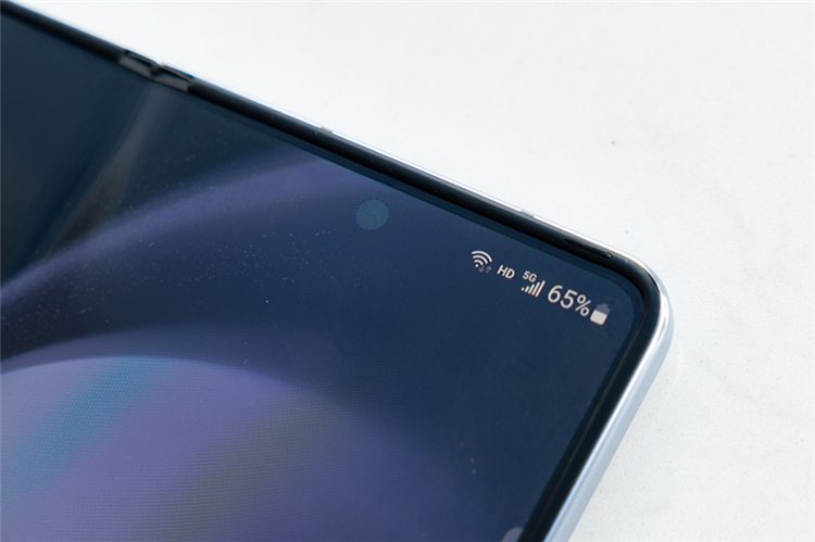 比折叠屏更值得期待，苹果发力屏下摄像头技术，iPhone 17 Pro或将搭载-第2张图片-科技快讯