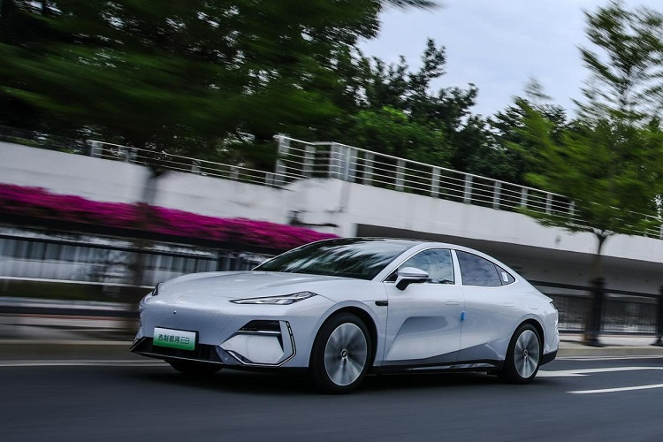 19.88万元，中配更超值？吉利银河E8购车手册-第2张图片-科技快讯