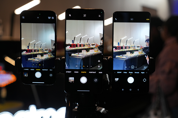 CES2024 | realme真我12 Pro系列蓄势待发 皮革中轴华贵气质兼有潜望长焦-第6张图片-科技快讯