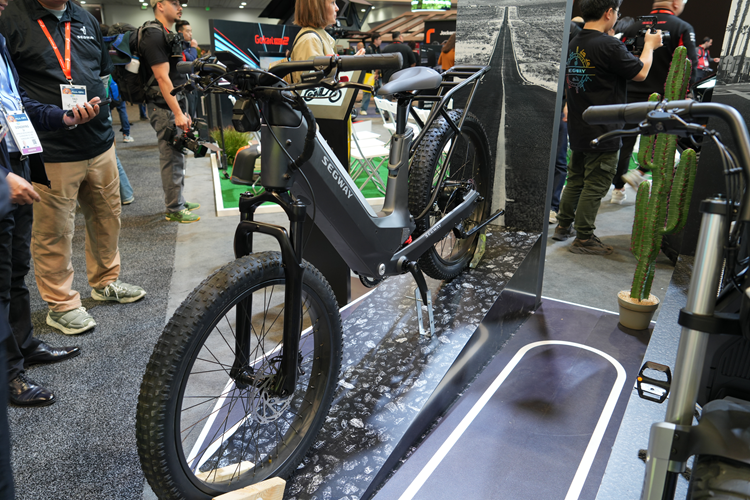 CES2024 | 智能割草机器人、电助力自行车？九号新品CES引围观-第5张图片-科技快讯