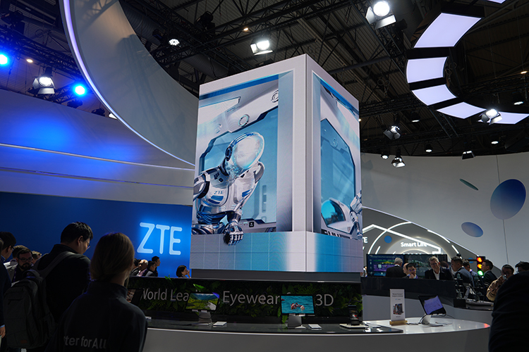 MWC2024 | 中兴/努比亚展台：发力海外中端机型态，继续领跑硬件设计-第1张图片-科技快讯