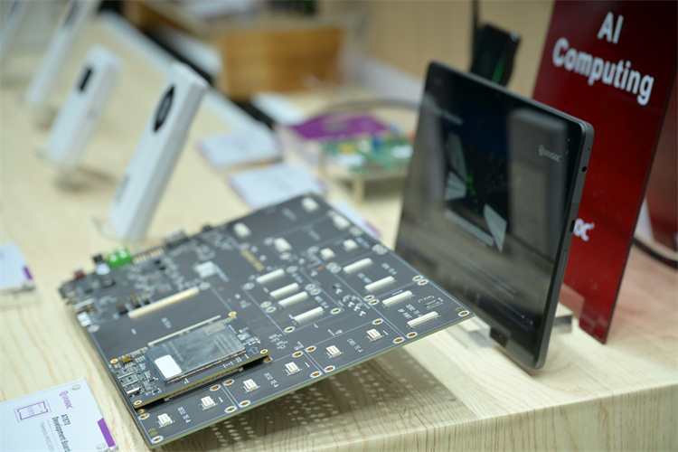 MWC2024丨紫光展锐发布V620芯片平台及产品，更有AI赋能全栈解决方案-第4张图片-科技快讯