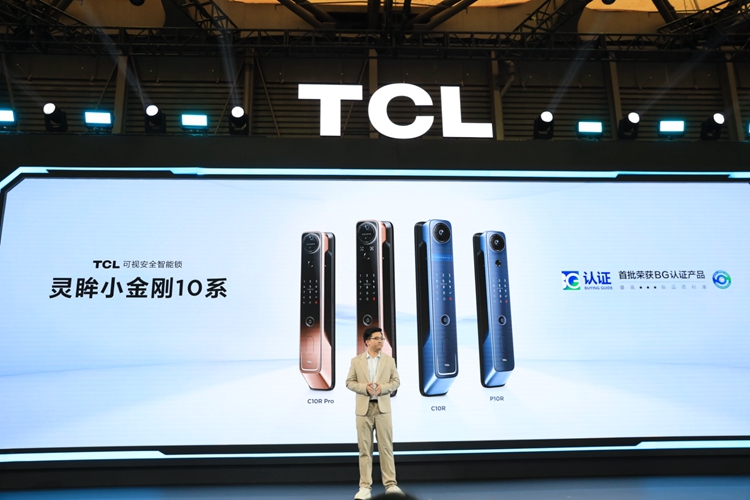 TCL AWE发布3D人脸大屏猫眼门锁新品，3D人脸解锁+AI，体验遥遥领先-第2张图片-科技快讯