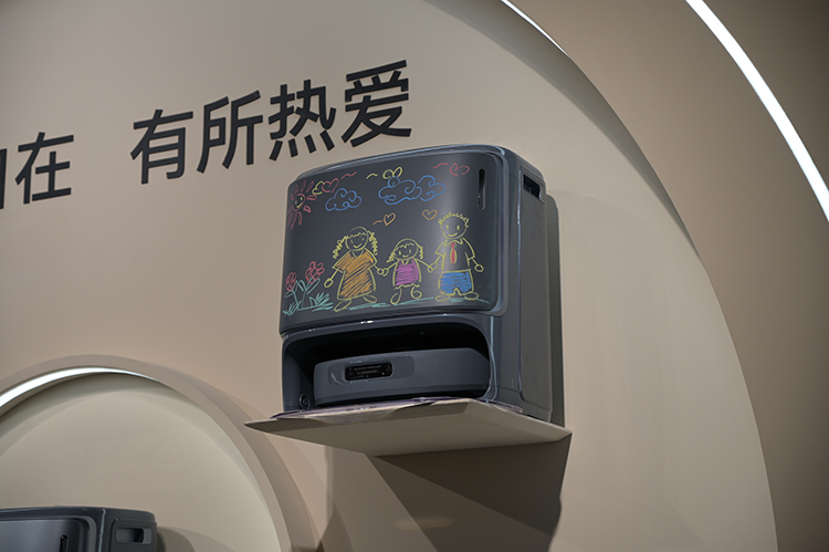 双目视觉+AI大模型，从云鲸逍遥001看国产清洁家电新趋势-第18张图片-科技快讯