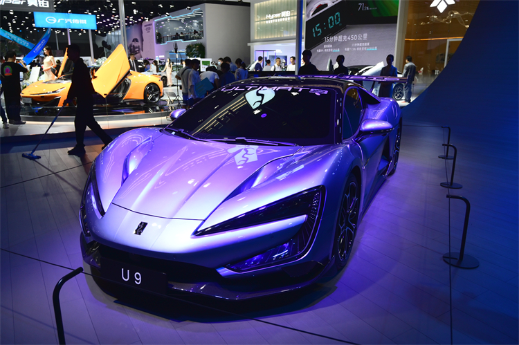 2023成都车展丨仰望U8豪华版实车内饰大公开！百万豪车就带感！-第2张图片-科技快讯