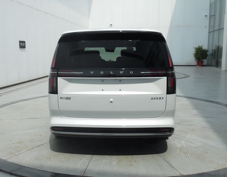 极氪009换壳？沃尔沃首款纯电MPV EM90亮相-第2张图片-科技快讯