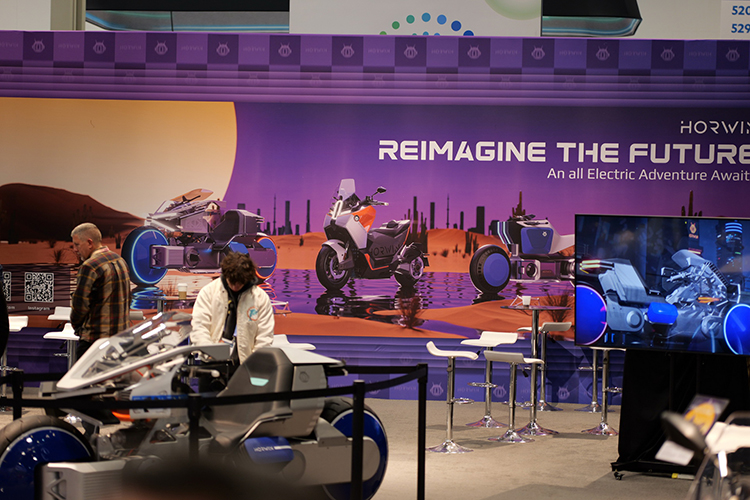 CES2024 | 享受狂霸酷炫拽的追风体验 浩万掀起2轮车电动新革命-第1张图片-科技快讯