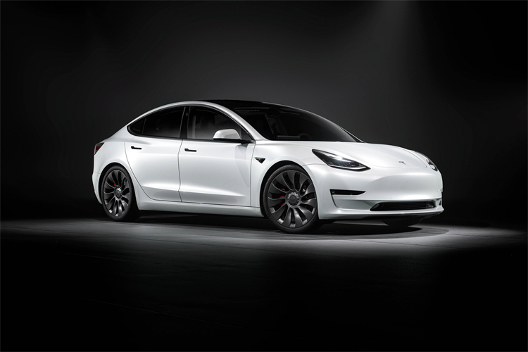 小米SU7电池衰减超过限值可免费更换，标准向特斯拉Model 3/Y看齐-第3张图片-科技快讯