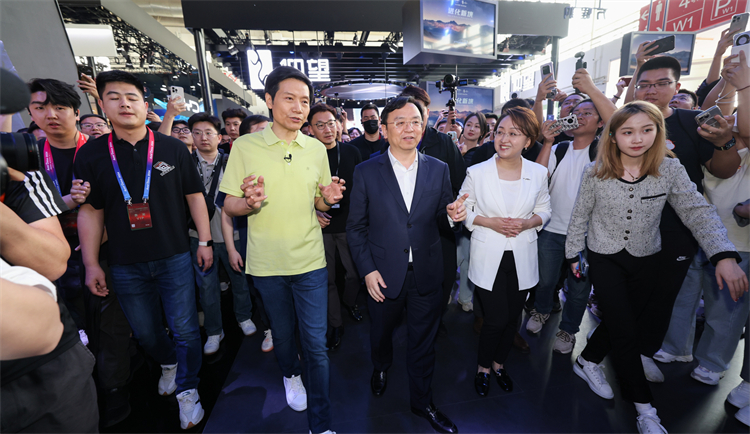 雷军也来比亚迪展台"打卡"？多款车型同期首发，看不过来！-第7张图片-科技快讯
