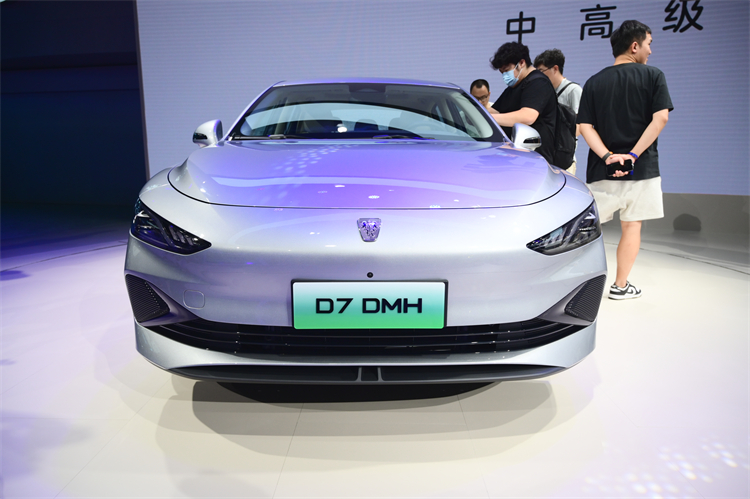 2023成都车展丨荣威D家族双车联袂登场，能否在家轿市场占一席之地？-第3张图片-科技快讯
