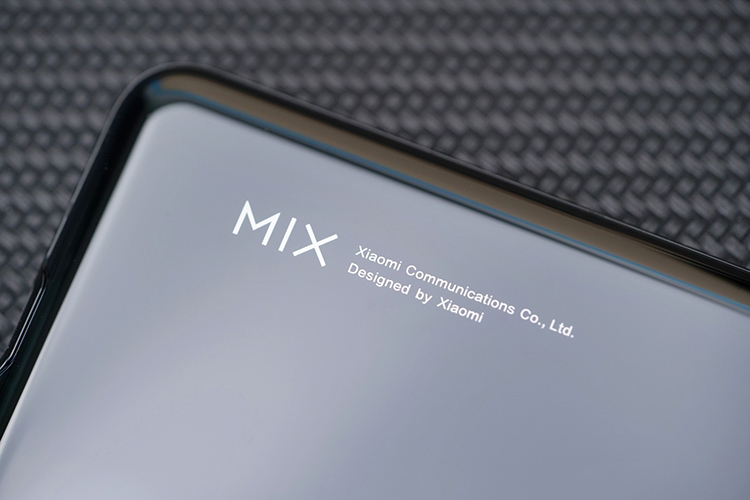 小米MIXFold3官宣8月发布：主打轻薄影像解决关键问题-第2张图片-科技快讯