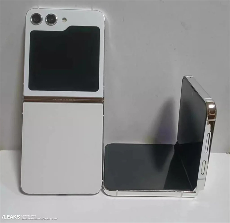 三星Galaxy Z Flip 5模型机曝光，新的水滴式铰链看来还是不行-第3张图片-科技快讯