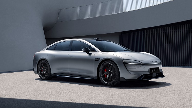 规格超越Model S 华为奇瑞首款深度定制车型智界S7亮相-第2张图片-科技快讯