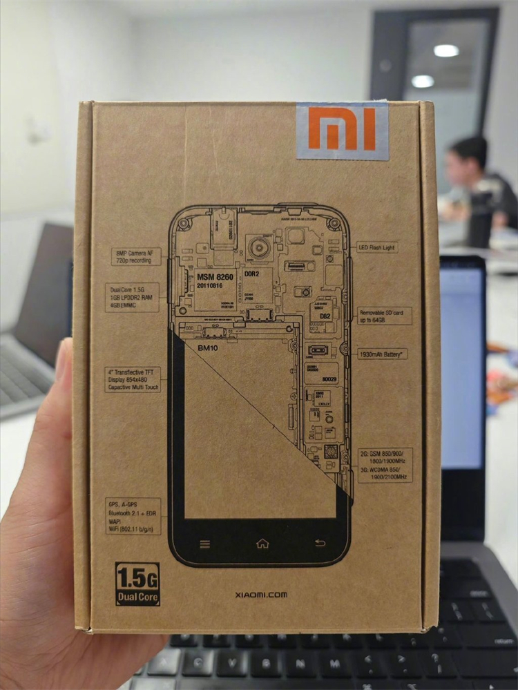 4GB初代iPhone拍出天价，雷军在微博也发布其初代产品的包装？-第2张图片-科技快讯