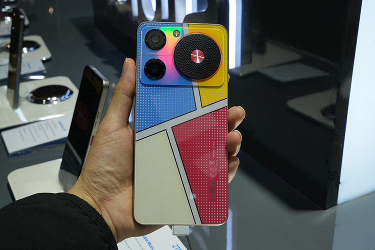 MWC2024 | 中兴/努比亚展台：发力海外中端机型态，继续领跑硬件设计-第7张图片-科技快讯
