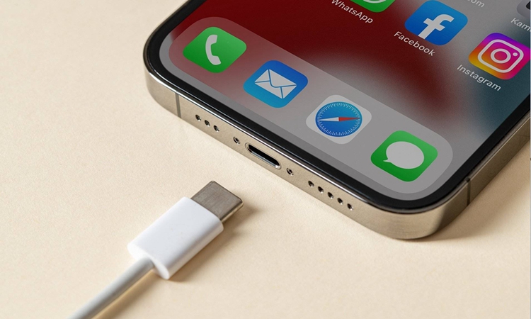 iPhone15全系电池容量曝光，更高4852mAh，续航及寿命延长15%-第1张图片-科技快讯