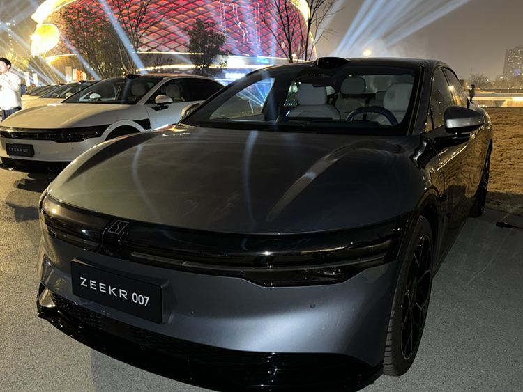 20.99万元起，不做"无聊"的纯电轿车，极氪007正式上市-第2张图片-科技快讯