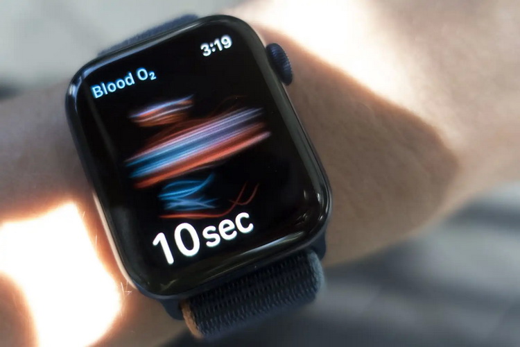 赚钱优先 苹果可能屏蔽美版Apple Watch血氧功能寻求继续销售-第1张图片-科技快讯