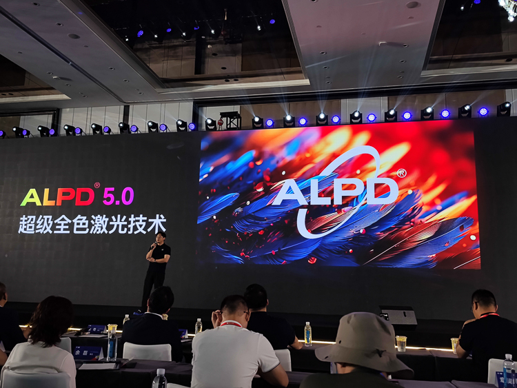 当贝十周年献礼带来X5 Ultra激光投影仪，近万售价为什么还要说很值？-第2张图片-科技快讯