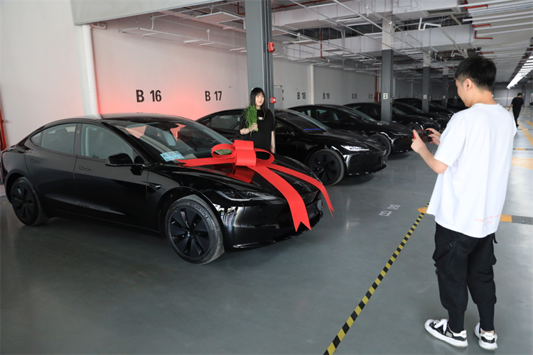 直击特斯拉Model 3焕新版国内交付，全流程十足惊喜！-第4张图片-科技快讯