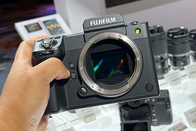 传感器、处理器、机身全换了 富士一亿像素相机GFX 100II全方位升级-第3张图片-科技快讯