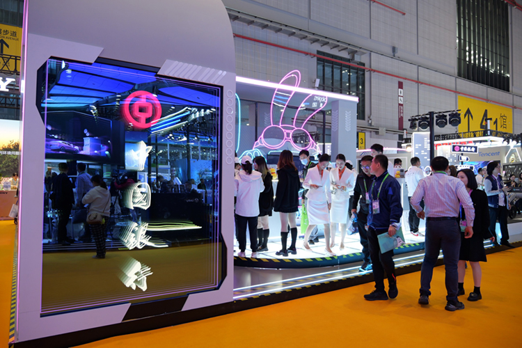 CIIE2023丨奇点临近全天候智能眼镜亮相进博会，用元宇宙科技给体验升级-第1张图片-科技快讯
