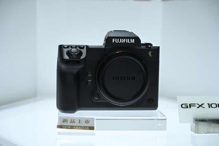 传感器、处理器、机身全换了 富士一亿像素相机GFX 100II全方位升级-第2张图片-科技快讯