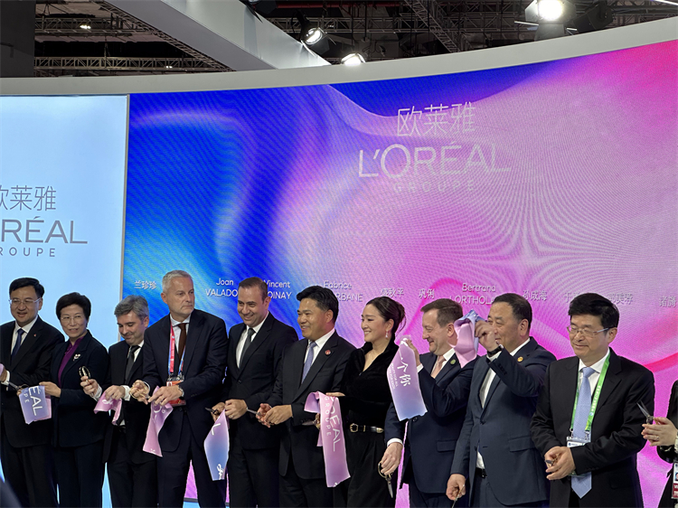 CIIE2023丨欧莱雅"美一个你"美妆黑科技震撼进博会-第1张图片-科技快讯