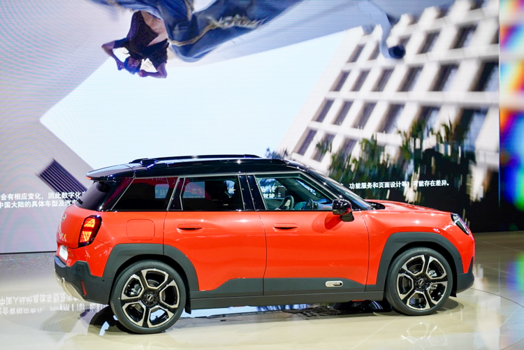 重新定义"可持续未来"：宝马新世代概念车、BMW i4与MINI Aceman首秀中国-第6张图片-科技快讯