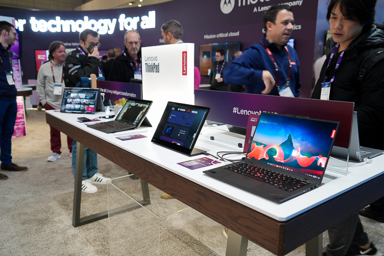 MWC2024丨透明屏笔记本与卷轴屏手机令人大开眼界，联想创新产品齐登场-第4张图片-科技快讯