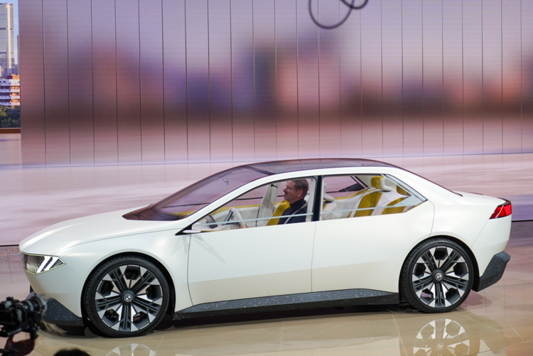 重新定义"可持续未来"：宝马新世代概念车、BMW i4与MINI Aceman首秀中国-第2张图片-科技快讯