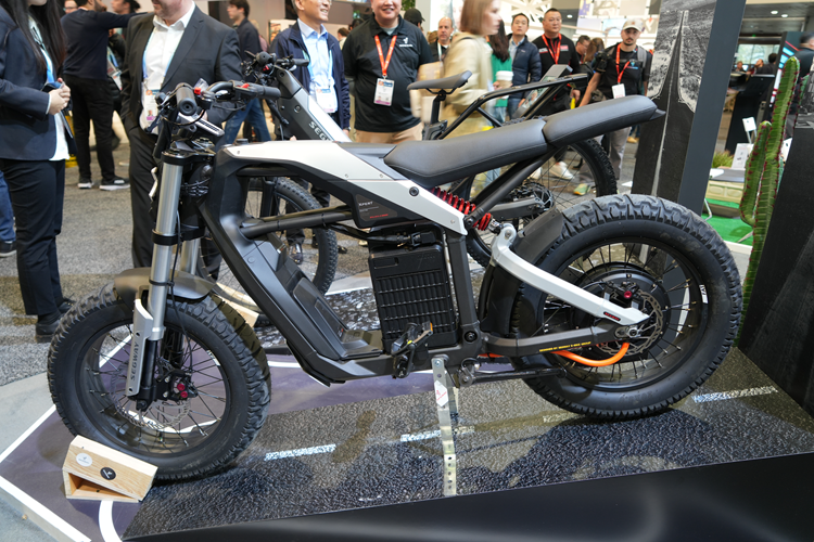 CES2024 | 智能割草机器人、电助力自行车？九号新品CES引围观-第7张图片-科技快讯