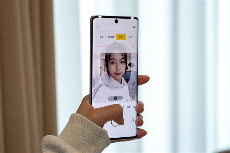 拍人更美的vivo S18系列正式发布，Pro版本配置旗舰且更具性价比-第8张图片-科技快讯