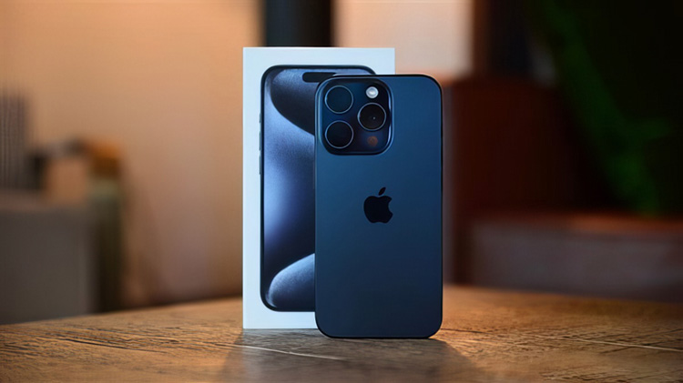 遥遥领先成功压倒苹果？ iPhone 15在华同期销量比上代跌4.5%-第2张图片-科技快讯