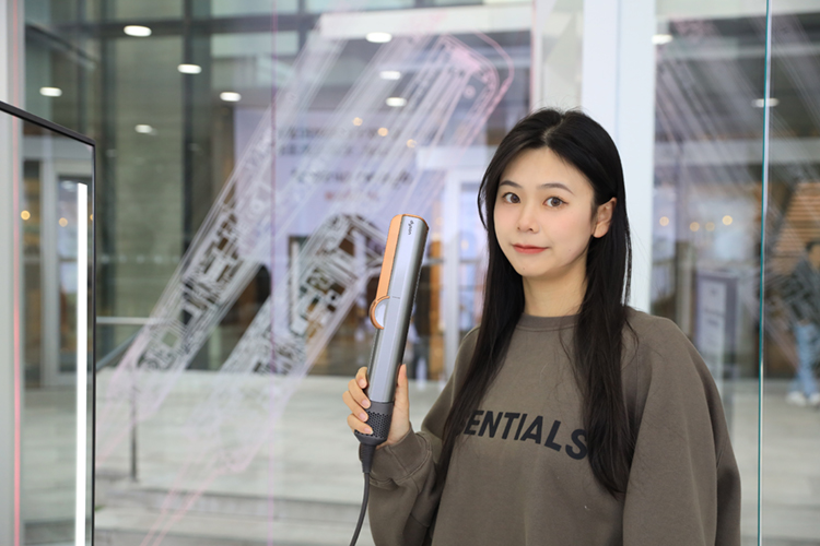 戴森发布Airstrait吹风直发器，吹干+直发颠覆传统直发方式-第10张图片-科技快讯