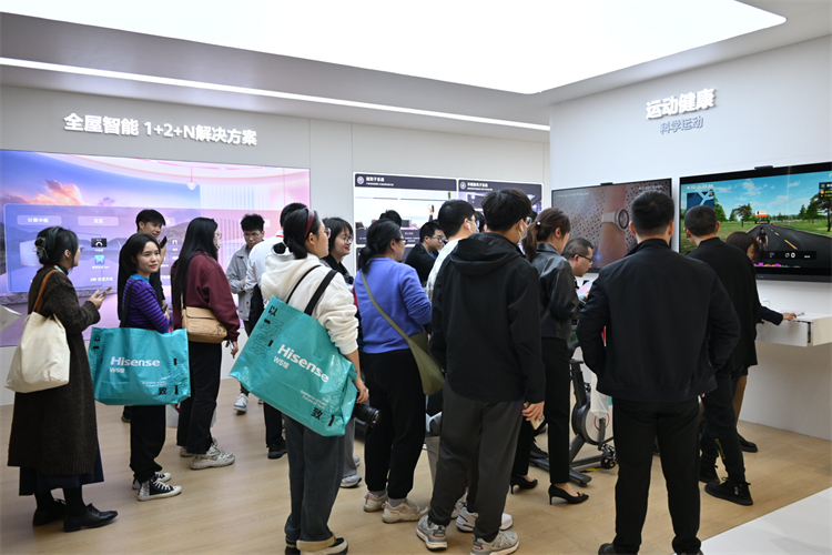华为全场景有那么好？沉浸式体验AWE华为1500+平方米展区-第6张图片-科技快讯