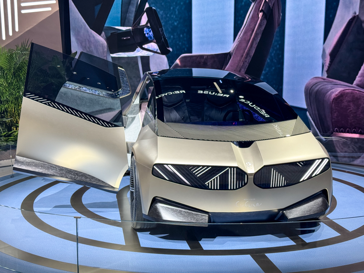 重新定义"可持续未来"：宝马新世代概念车、BMW i4与MINI Aceman首秀中国-第10张图片-科技快讯