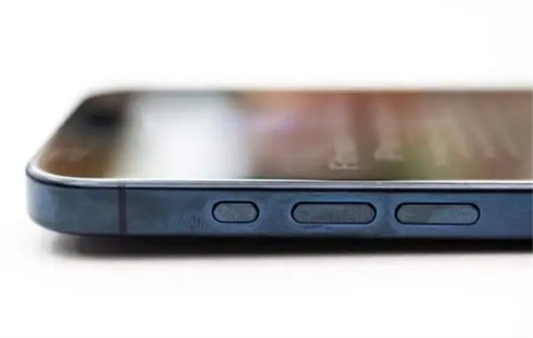 这味太足了！iPhone 15 Pro新机刚入手居然就是坏的！-第2张图片-科技快讯