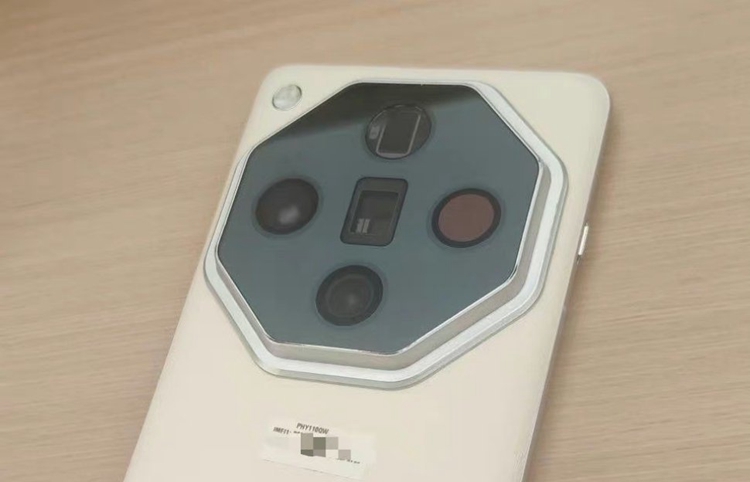 OPPO Find X7 Pro工程机曝光，2颗潜望长焦摄像头，还有八卦镜后摄模组-第2张图片-科技快讯