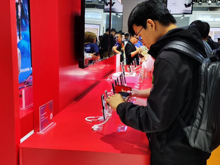 CIIE2023丨高通携新骁龙平台参加进博会，展示端侧生成式AI应用-第3张图片-科技快讯