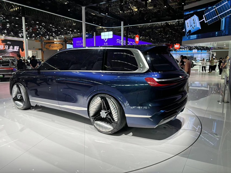 国产GLS，定位大型SUV？吉利银河星舰正式亮相-第3张图片-科技快讯