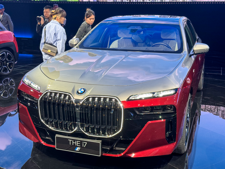 重新定义"可持续未来"：宝马新世代概念车、BMW i4与MINI Aceman首秀中国-第11张图片-科技快讯
