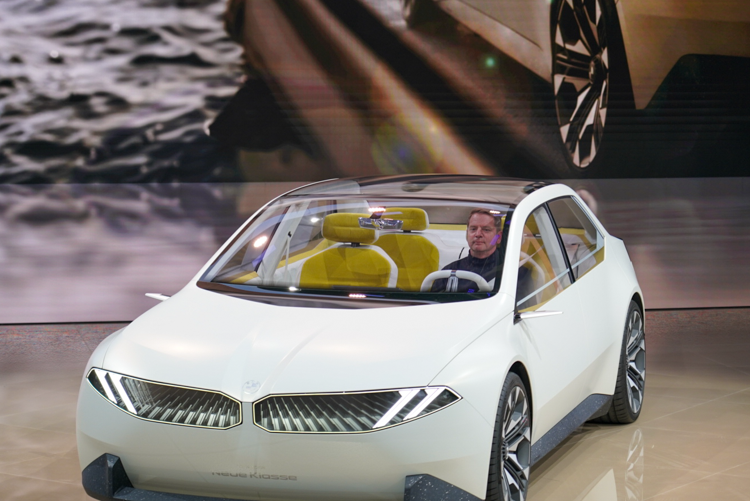 重新定义"可持续未来"：宝马新世代概念车、BMW i4与MINI Aceman首秀中国-第3张图片-科技快讯
