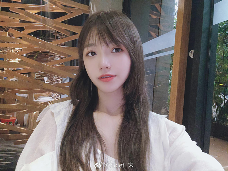 美女产品经理离职热度压过iPhone15，压力或许来自华为？-第5张图片-科技快讯