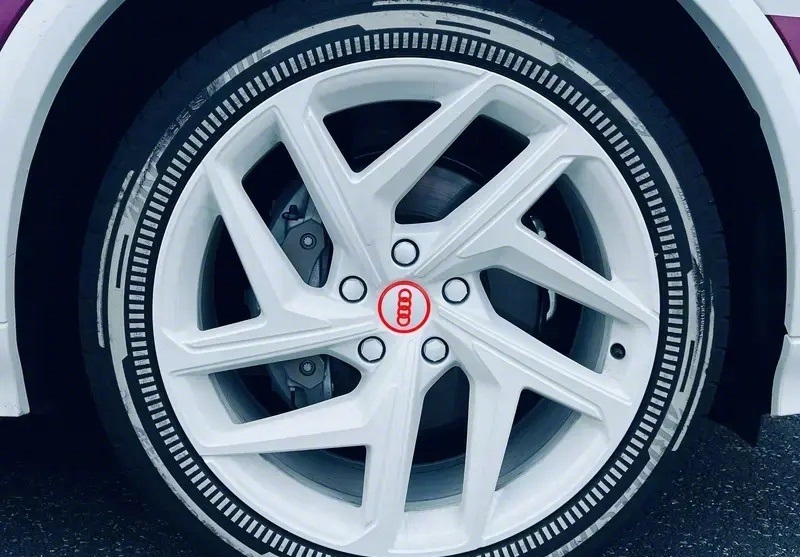 后轮鼓刹变碟刹！奥迪Q6 e-tron现身国内路试！-第3张图片-科技快讯